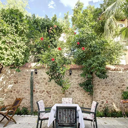 Hotell White Garden Hotel-adult Only 3*